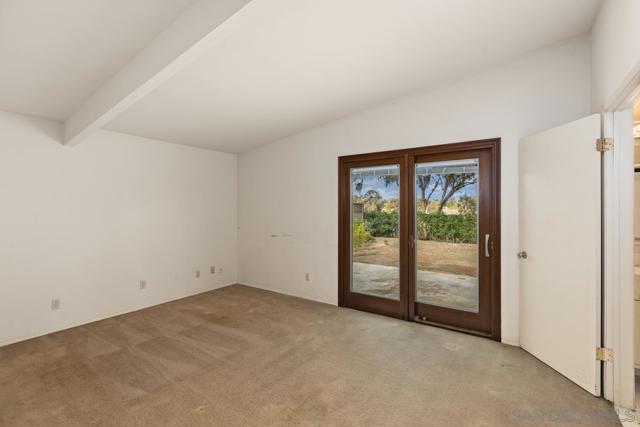 8415 Sugarman Dr, La Jolla CA: https://media.crmls.org/mediaz/ebd409dd-485a-4ac7-b53c-cc96c32d65ce.jpg