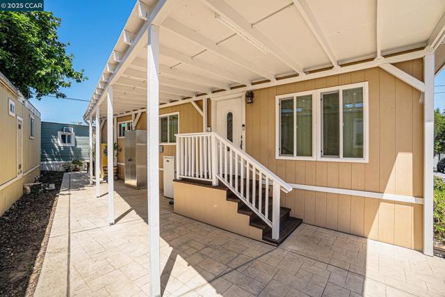 75 E Bolton Rd, Oakley CA: https://media.crmls.org/mediaz/ebd41bcb-0463-4c9b-aa9a-98391dff3243.jpg