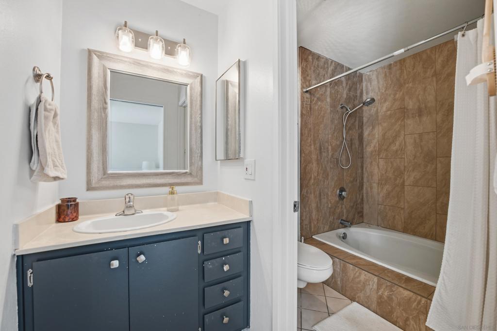 2352 Caringa Way - photo 12