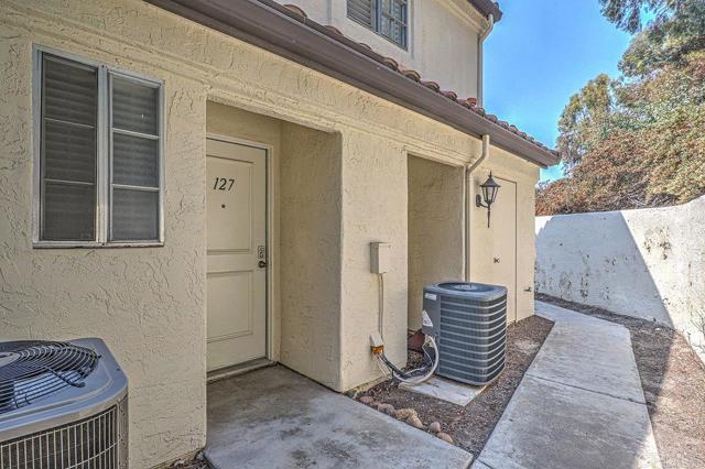 Detail Gallery Image 3 of 22 For 753 Eastshore #127,  Chula Vista,  CA 91913 - 1 Beds | 1/1 Baths