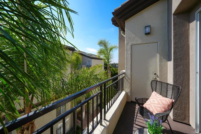 Detail Gallery Image 4 of 30 For 4175 Executive Dr #G407,  La Jolla,  CA 92037 - 2 Beds | 2 Baths