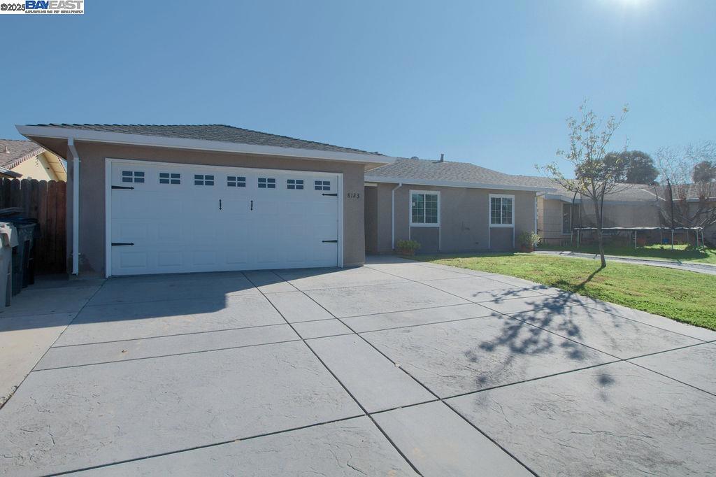 8123 Valley Green Dr