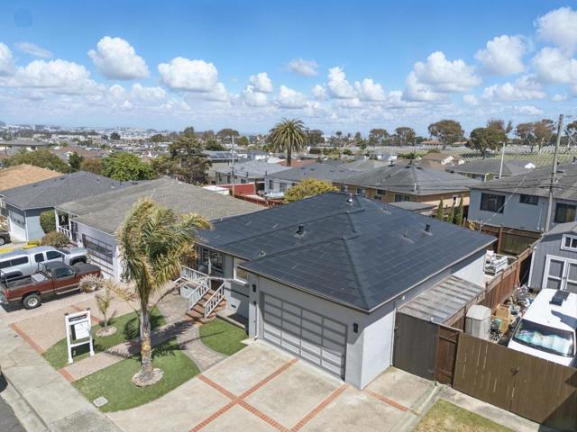114 Rosewood Way, South San Francisco CA: https://media.crmls.org/mediaz/ebd590ae-600d-483d-9e20-5f14f27393e1.jpg