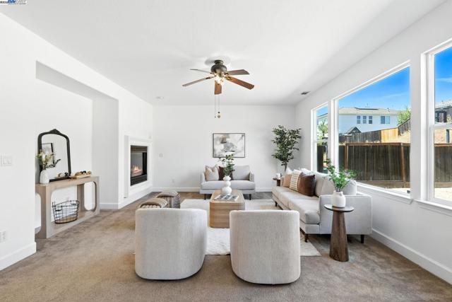 3909 Danbury Way, Fairfield CA: https://media.crmls.org/mediaz/ebd66f56-b3d0-4c95-a688-f4ed446a956d.jpg