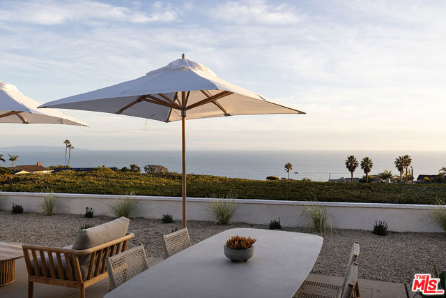 20374 Seaboard Road, Malibu CA: https://media.crmls.org/mediaz/ebd6d5d1-73fb-44eb-85e8-1bf76056d108.jpg