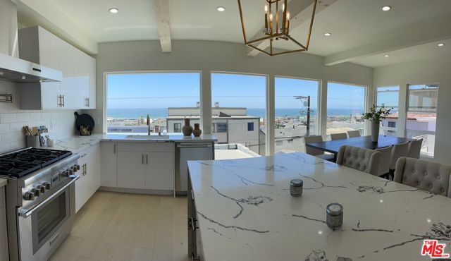 1637 MONTEREY Boulevard, Hermosa Beach, California 90254, 3 Bedrooms Bedrooms, ,1 BathroomBathrooms,Residential,Sold,MONTEREY,22169049