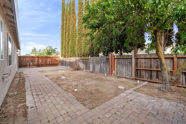 110 Walnut Meadows Court, Oakley CA: https://media.crmls.org/mediaz/ebd76336-4e74-463d-9f7a-2e056675ce7d.jpg