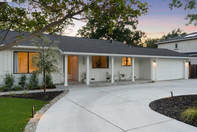 2129 Youngs Ct, Walnut Creek CA: https://media.crmls.org/mediaz/ebd77a34-2413-4ec1-b90a-8b5d983208bb.jpg