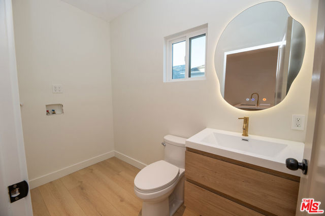 5325 S Victoria Avenue, Los Angeles CA: https://media.crmls.org/mediaz/ebd7991d-f44d-4361-bd22-5d6bb29ff94a.jpg