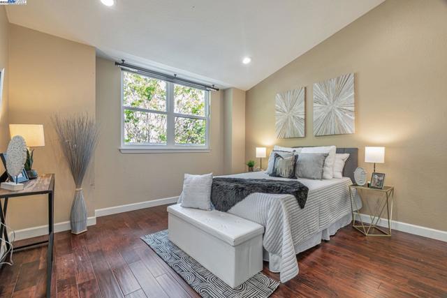 5406 Ontario Cmn, Fremont CA: https://media.crmls.org/mediaz/ebd79fba-2bc2-443f-935a-bc867b1a87fe.jpg