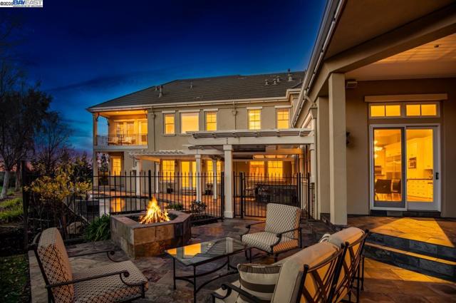 1569 Via Di Salerno, Pleasanton CA: https://media.crmls.org/mediaz/ebd7c92e-028f-4b35-a2d2-2fd49353240b.jpg