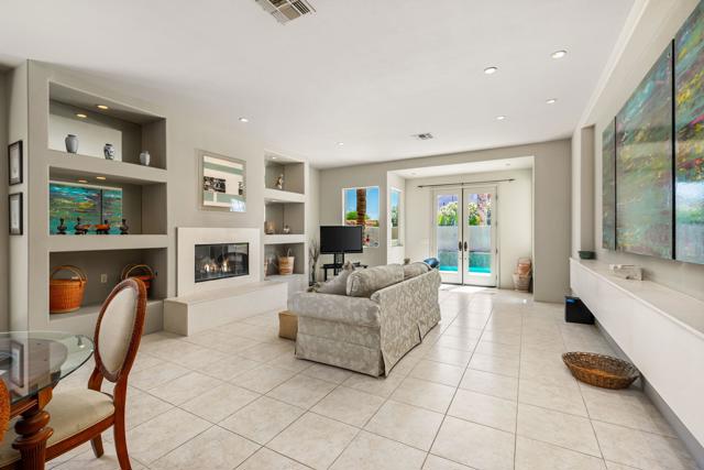 54385 Avenida Madero, La Quinta CA: https://media.crmls.org/mediaz/ebd7f799-7e9a-42f0-922c-9cd392c67f73.jpg