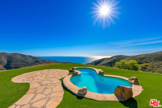 10502 Yellow Hill Road, Malibu CA: https://media.crmls.org/mediaz/ebd9ae1c-db23-4892-9a62-0fbd7a175f11.jpg