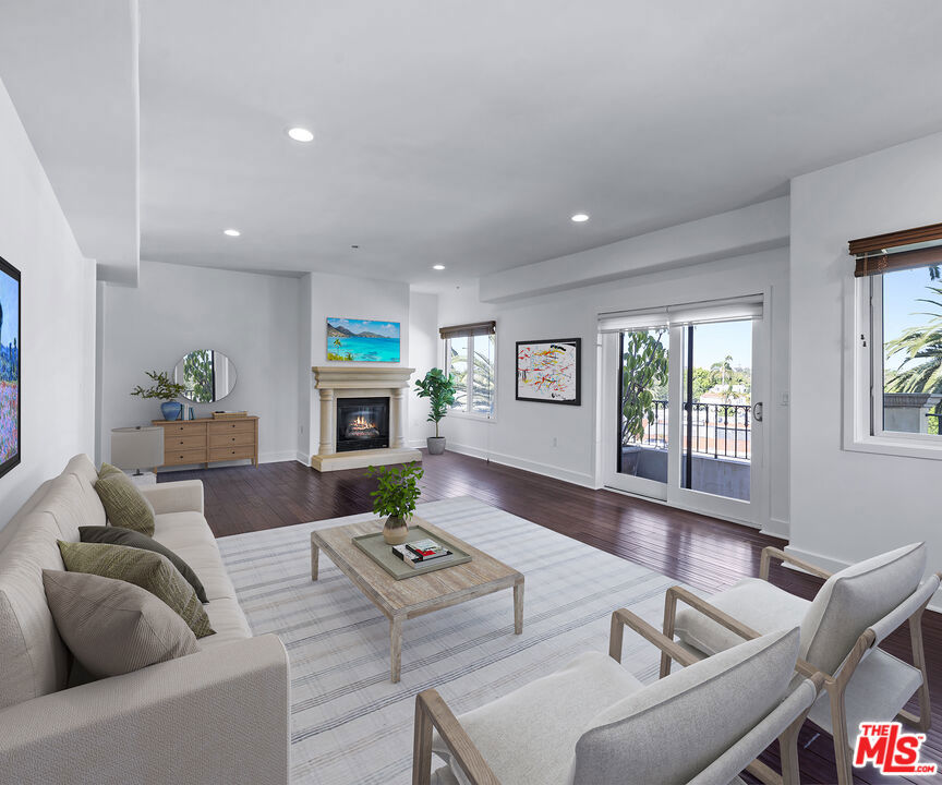 155 N Hamilton Drive #402