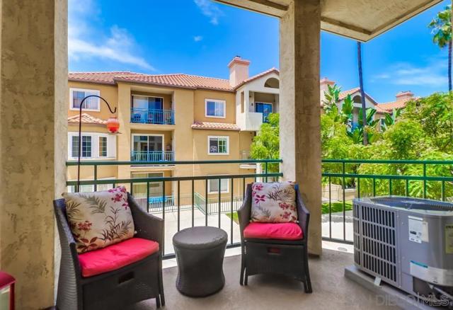 2020 Camino De La Reina, San Diego CA: https://media.crmls.org/mediaz/ebda814a-6cc7-48d7-b9f4-35140bd0304a.jpg