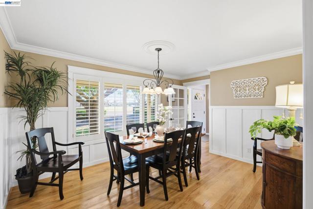 Image 5 of 54 For 2680 Marina Ave.