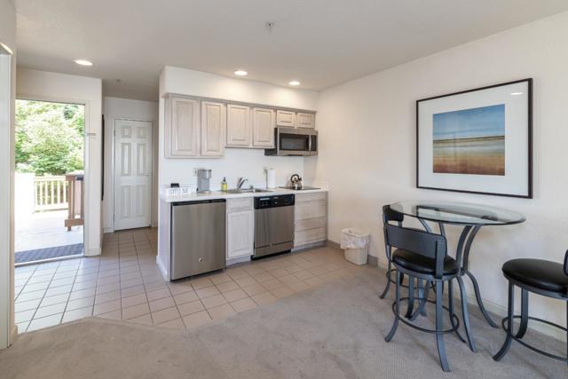 302 Seascape Resort Drive, Aptos CA: https://media.crmls.org/mediaz/ebdad9ee-fd87-40b6-96ab-b7c071f1c785.jpg