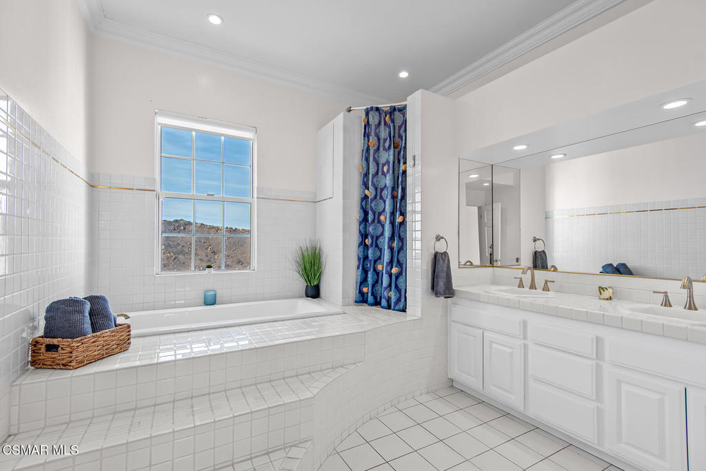 MLS #225000933 img 28