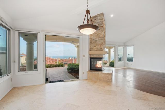 1327 Caminito Batea, La Jolla CA: https://media.crmls.org/mediaz/ebdc3a34-3693-48d2-8c78-0c4383ed1b6c.jpg