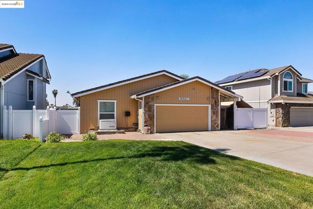 780 Beaver Ln, Discovery Bay CA: https://media.crmls.org/mediaz/ebdca33a-ceb2-40ac-9c48-903dc1a87608.jpg
