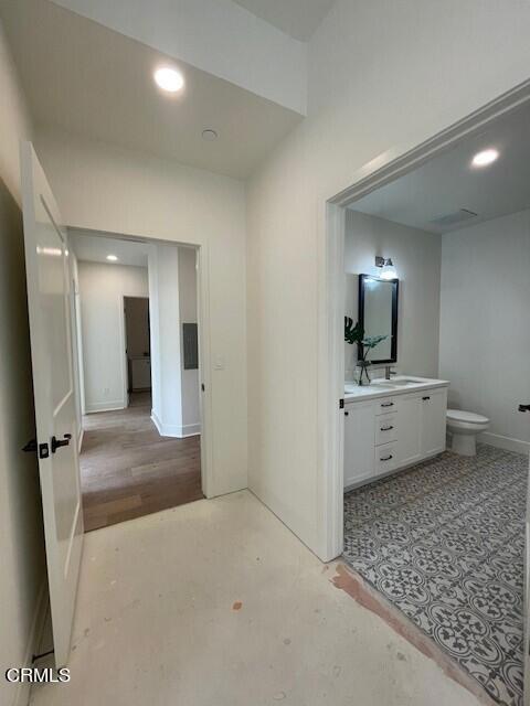 Detail Gallery Image 8 of 37 For 2218 E Main Street St #305,  Ventura,  CA 93001 - 3 Beds | 2/1 Baths