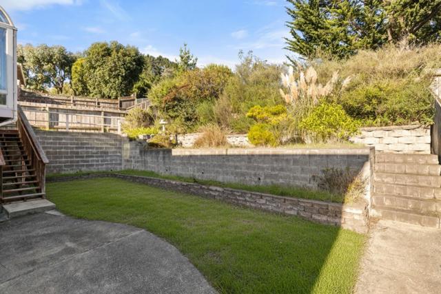 1020 Everglades Drive, Pacifica CA: https://media.crmls.org/mediaz/ebdef55b-8665-4a14-be89-224e344f3e0f.jpg