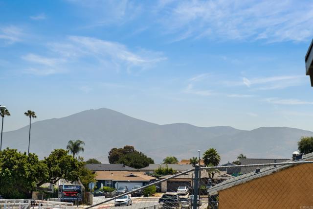 Detail Gallery Image 5 of 34 For 101 Coolwater Dr, San Diego,  CA 92114 - 3 Beds | 2 Baths
