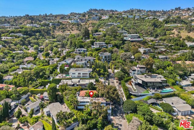 1237 Hilldale Avenue, West Hollywood CA: https://media.crmls.org/mediaz/ebdf4aed-d25f-4ea8-b893-217e0c3b029e.jpg