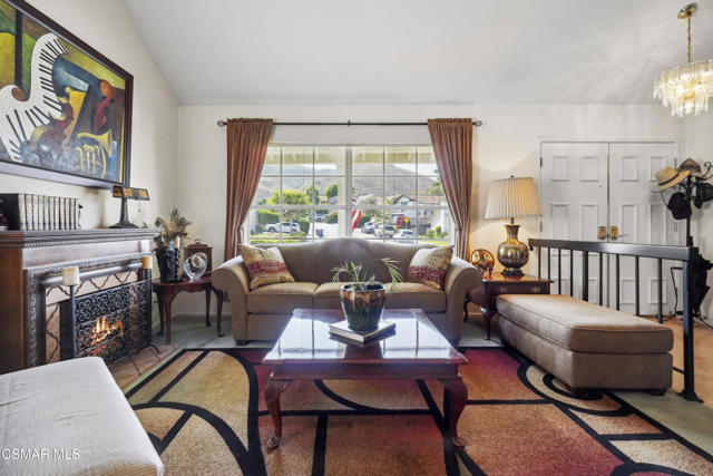 744 Calle Las Colinas, Newbury Park CA: https://media.crmls.org/mediaz/ebdf64c1-2dc6-4da0-9310-0175ca03fb07.jpg