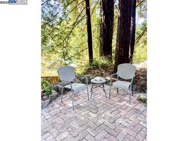 21401 Santa Clara Ave, Monte Rio CA: https://media.crmls.org/mediaz/ebdf6e2d-ddba-4978-b0d3-74ab0d04a910.jpg