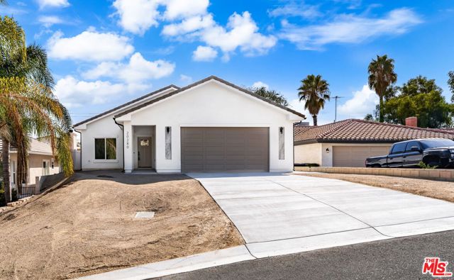 20280 Newton Street, Corona CA: https://media.crmls.org/mediaz/ebdfacc7-1629-40ae-bd05-f8ae41519d83.jpg