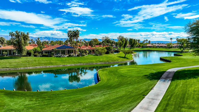 79640 Citrus, La Quinta CA: https://media.crmls.org/mediaz/ebe093d5-4860-40fe-b1b6-8f629a514e0c.jpg