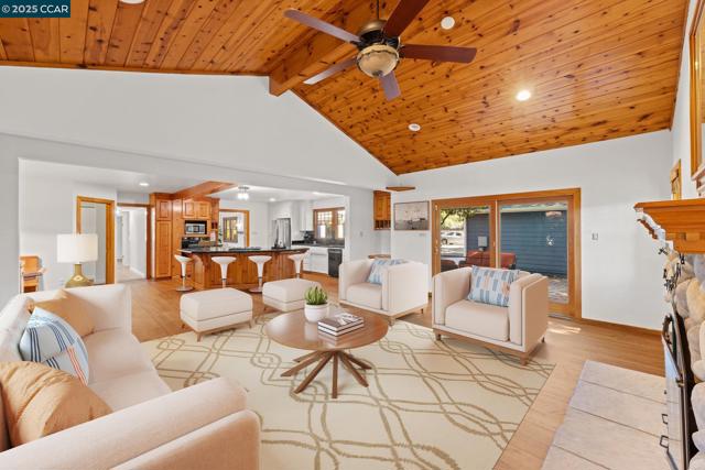 3505 Euclid Ave, Concord CA: https://media.crmls.org/mediaz/ebe0b059-8fa2-4cad-b66b-2b96b1f1627e.jpg
