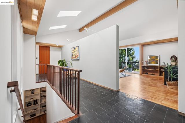 120 Hill Rd, Berkeley CA: https://media.crmls.org/mediaz/ebe1622e-9f0c-4310-b6be-1710fe3e21c7.jpg