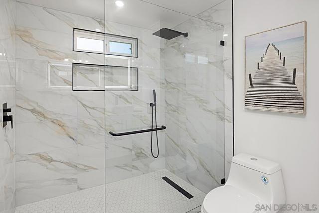 4822 Kesling Court, San Diego CA: https://media.crmls.org/mediaz/ebe1be2e-f7fd-4b3c-95f6-8f6e62a8912f.jpg