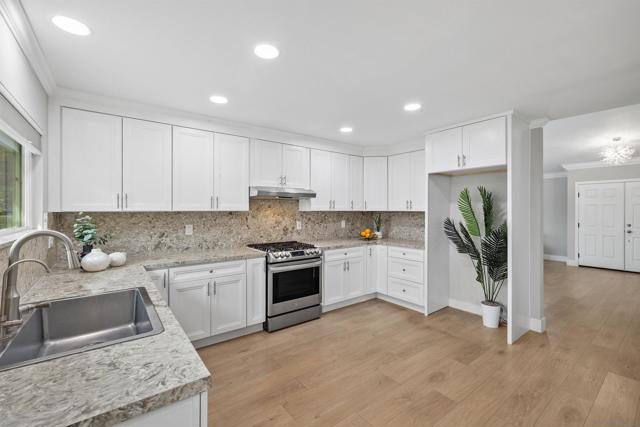 12866 SUMMERFIELD LN, Poway CA: https://media.crmls.org/mediaz/ebe1c034-e4d7-4f74-8f13-6a51cf8690e3.jpg
