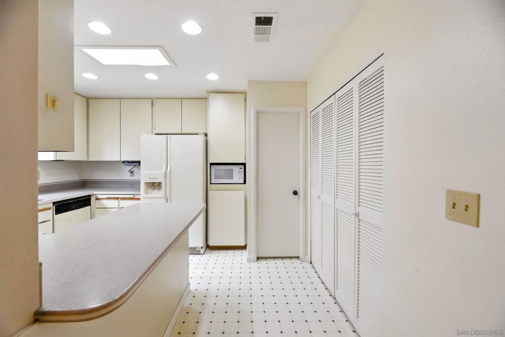 MLS #250036738SD image #8