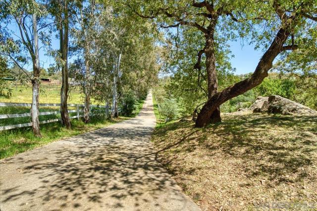 24903 Oakana Rd, Ramona CA: https://media.crmls.org/mediaz/ebe1d3f4-2ca3-46fe-8798-18a0a5bae5c6.jpg