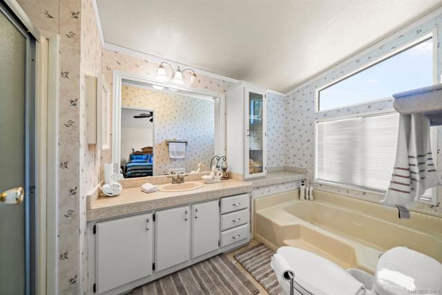 2464 Wynola Rd, Julian CA: https://media.crmls.org/mediaz/ebe2541a-a6ed-43cc-853c-0220f80e0ee7.jpg