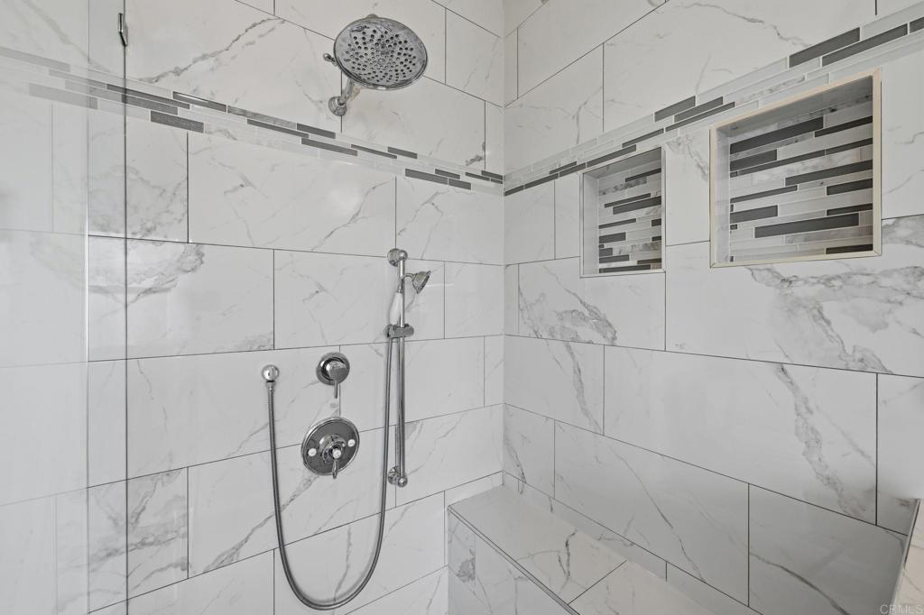 https://media.crmls.org/mediaz/ebe28bf1-6ddb-45a3-8f91-8f9a174d7ab1.jpg?preset=X-Large