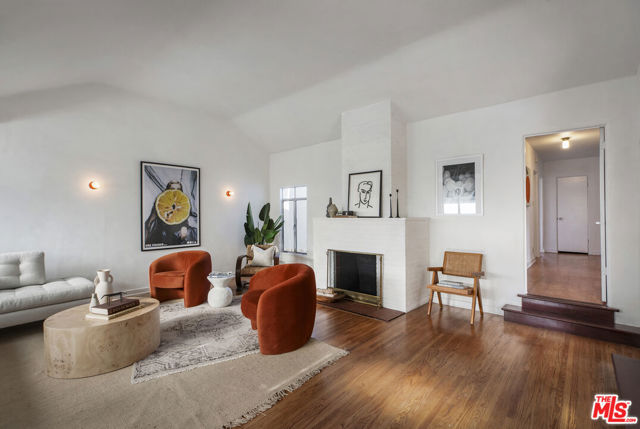 2316 Kenilworth Avenue, Los Angeles CA: https://media.crmls.org/mediaz/ebe37de5-9ae4-47ec-bdc4-784164855625.jpg