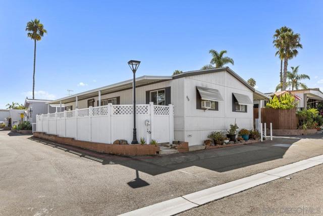 200 Olive Ave, Vista, California 92083, 3 Bedrooms Bedrooms, ,2 BathroomsBathrooms,Residential,For Sale,Olive Ave,240020377SD