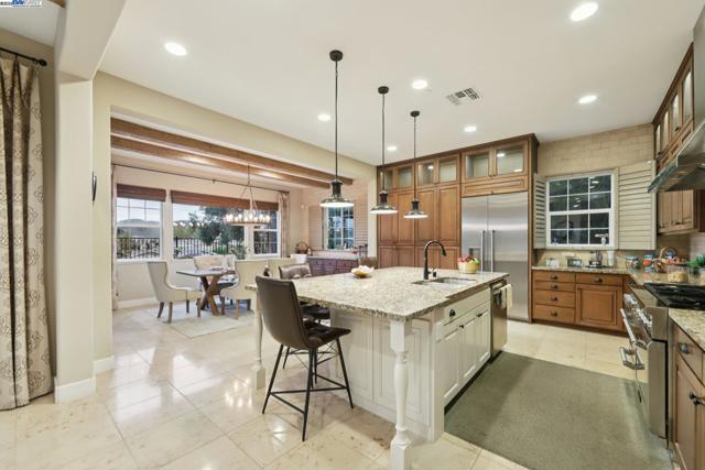 3885 Highpointe Ct, Dublin CA: https://media.crmls.org/mediaz/ebe4cce9-7cfd-44f6-b2b0-d2e133568aa4.jpg