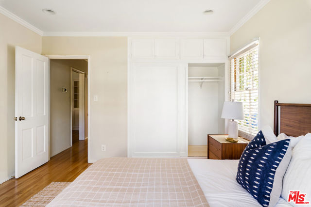 1475 Edris Drive, Los Angeles CA: https://media.crmls.org/mediaz/ebe5529c-da2c-4eb6-bdc3-4de4571eb734.jpg