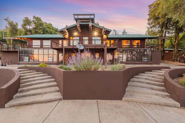 950 Oak Ridge Road, Los Gatos CA: https://media.crmls.org/mediaz/ebe56ff1-7e2e-4646-989d-de8ef8bc88ff.jpg