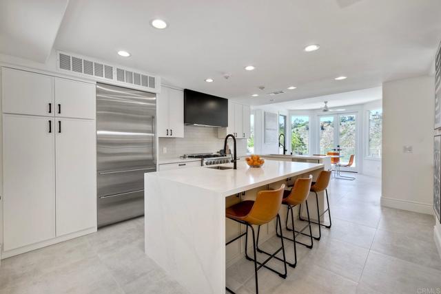 Detail Gallery Image 9 of 55 For 6039 Calle Camposeco, Rancho Santa Fe,  CA 92067 - 5 Beds | 5/1 Baths