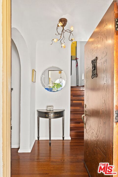 10516 Tennessee Avenue, Los Angeles CA: https://media.crmls.org/mediaz/ebe57b40-9787-444b-89d0-77cbfac1454e.jpg