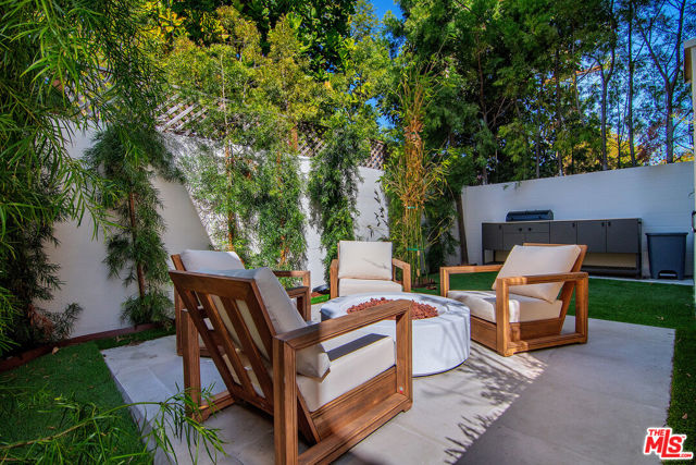 1623 S Bedford Street, Los Angeles CA: https://media.crmls.org/mediaz/ebe5cd0d-8034-475d-8ac0-291de9d05e8d.jpg