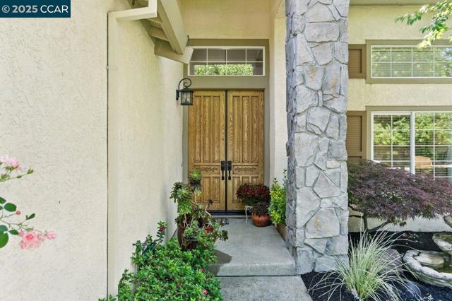 5220 Portillo Valley, San Ramon CA: https://media.crmls.org/mediaz/ebe5fd1c-bd48-4184-9595-5dc7f5f14d3c.jpg