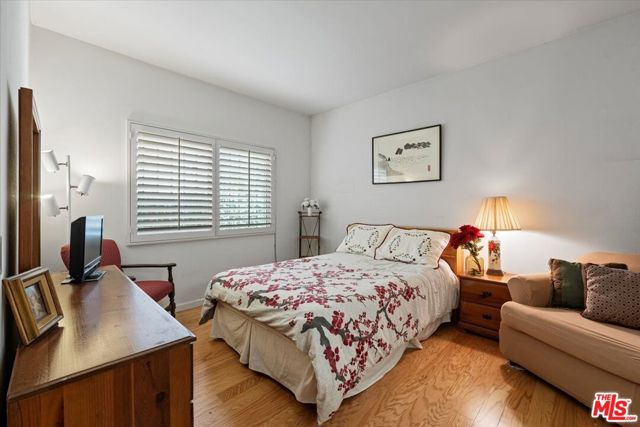 1342 N Sierra Bonita Avenue, West Hollywood CA: https://media.crmls.org/mediaz/ebe64707-62a9-47aa-973e-cf4fed3f2c1f.jpg